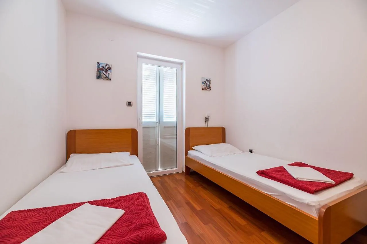 Apartment Nur 350 Meter Zum Strand Mit Klima, Wifi Baska  Croatia