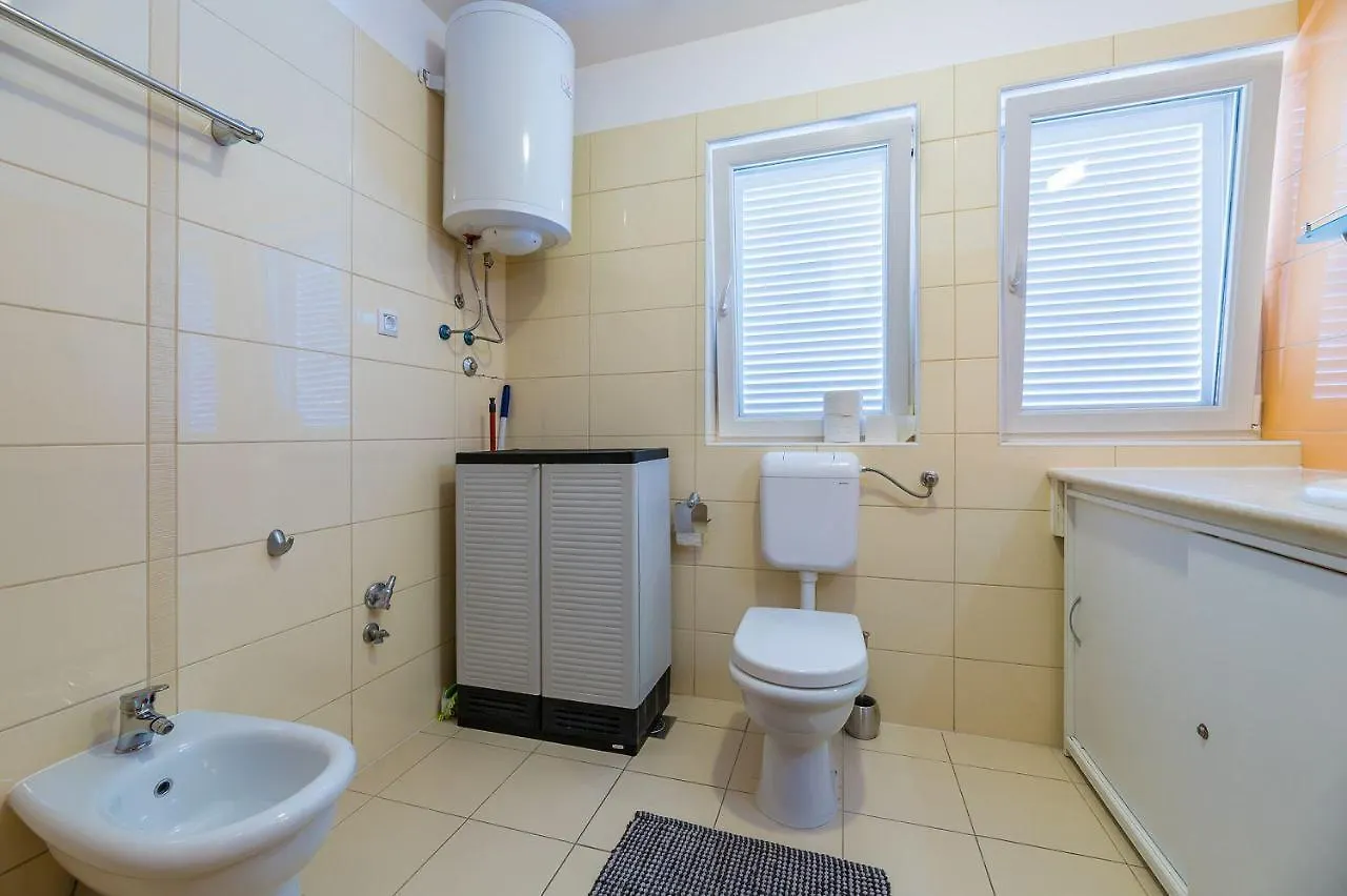 Apartment Nur 350 Meter Zum Strand Mit Klima, Wifi Baska